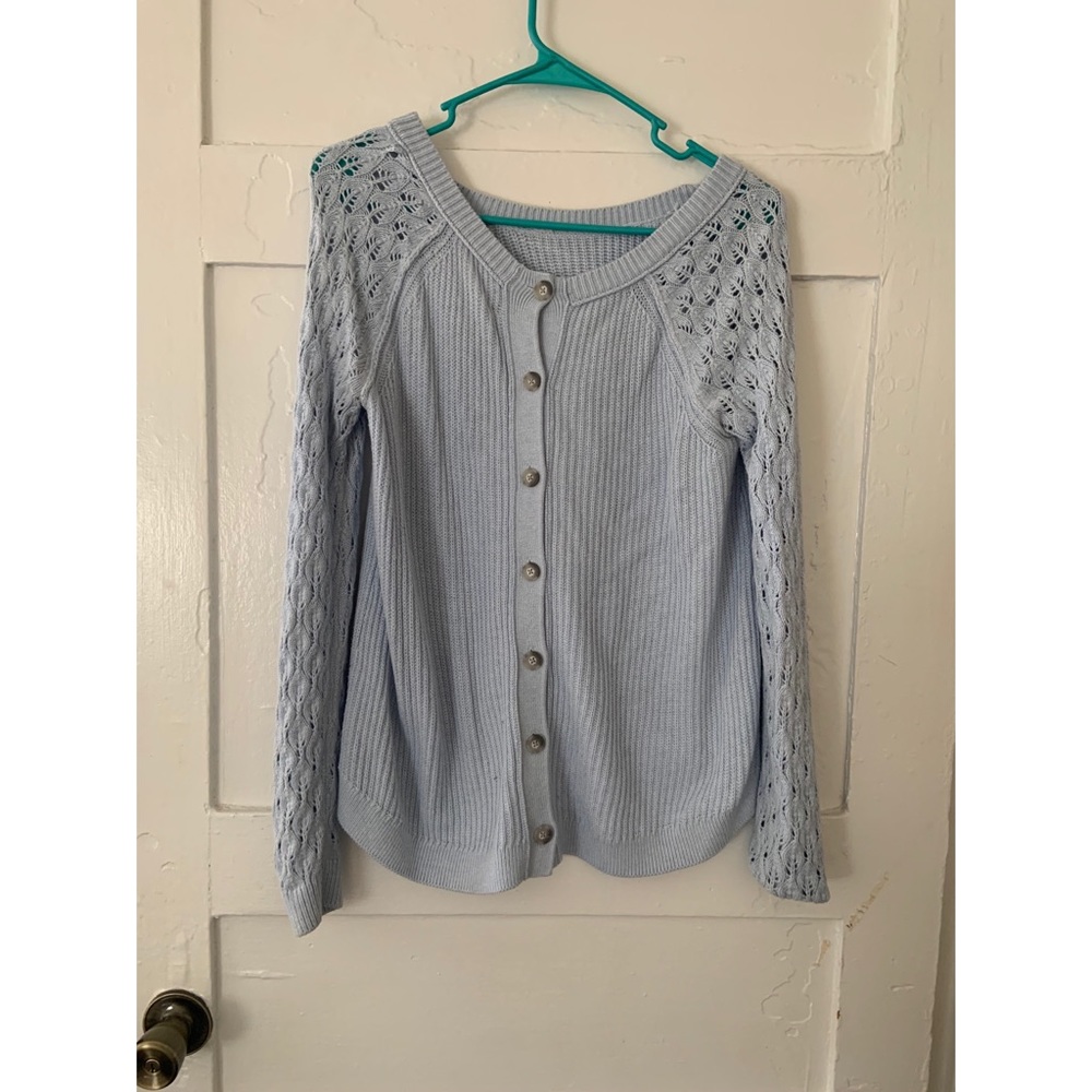 Button back sweater